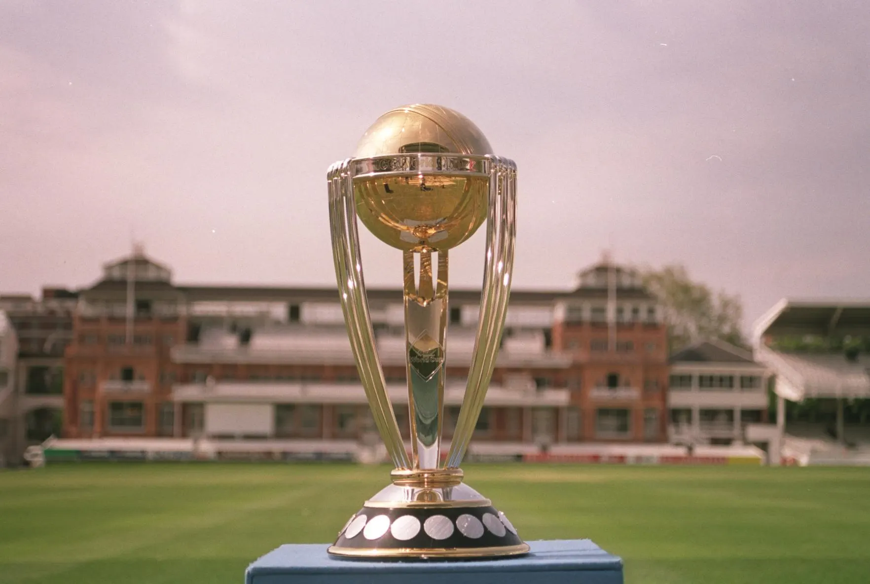 1975