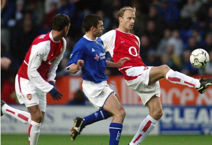 Which player matched Thierry Henry for the most Premier League goals scored in a single season for Arsenal?